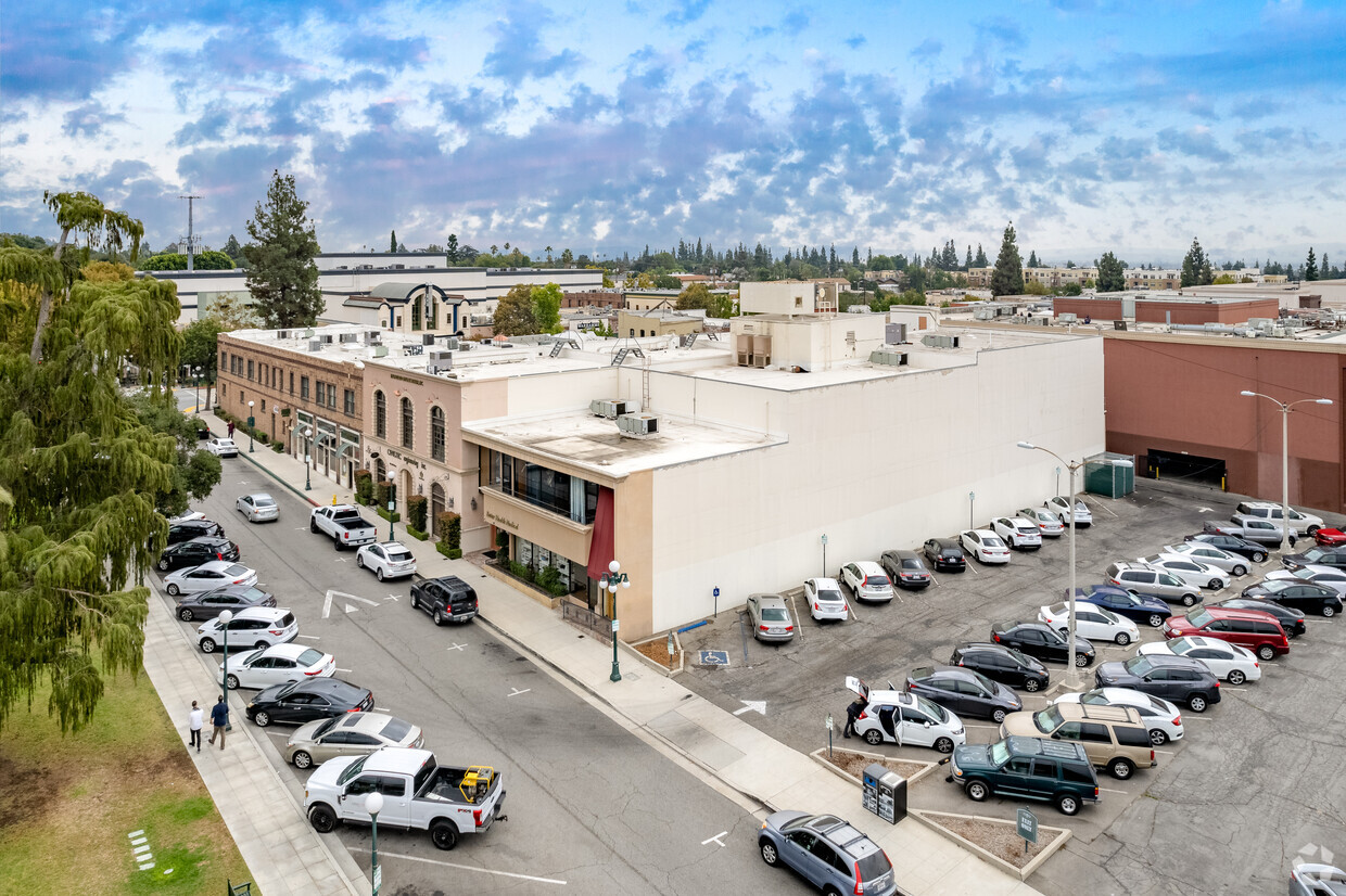 Mixed-Use Commercial Building in Old Town Monrovia